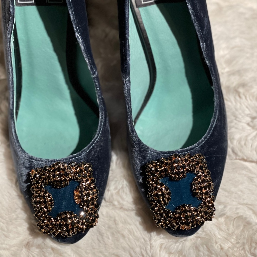 LAB Velvet Brooch Heels - Picture 6 of 9